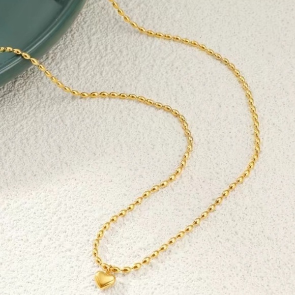 Gold Heart Pendant Necklace - Picture 4 of 5